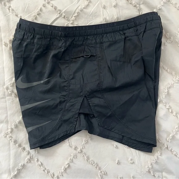 Nike Running Run Division tempo luxe 2in1 shorts in black - Picture 8 of 13